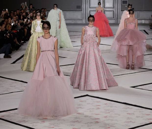 ParisFashionWeek irasimonov ira simonov couturistic fashion blog stylist web influential אירה סימונוב בלוג אופנה אירהסימונוב  2015 pfw שבוע האופנה פריז Giambattista Valli