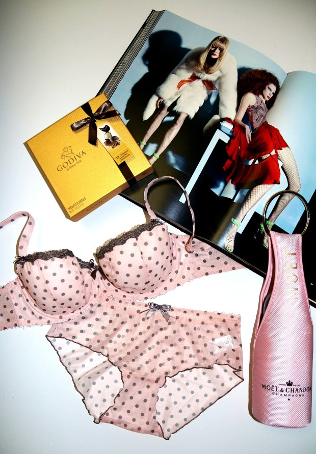 Valentines Day 2015 ira simonov irasimonov couturistic אירה סימונוב fashion blogger stylist moet mary shoes moschino michael kors factory54 tory burch pollini rose leia london jean paul gaultier ליה לונדון